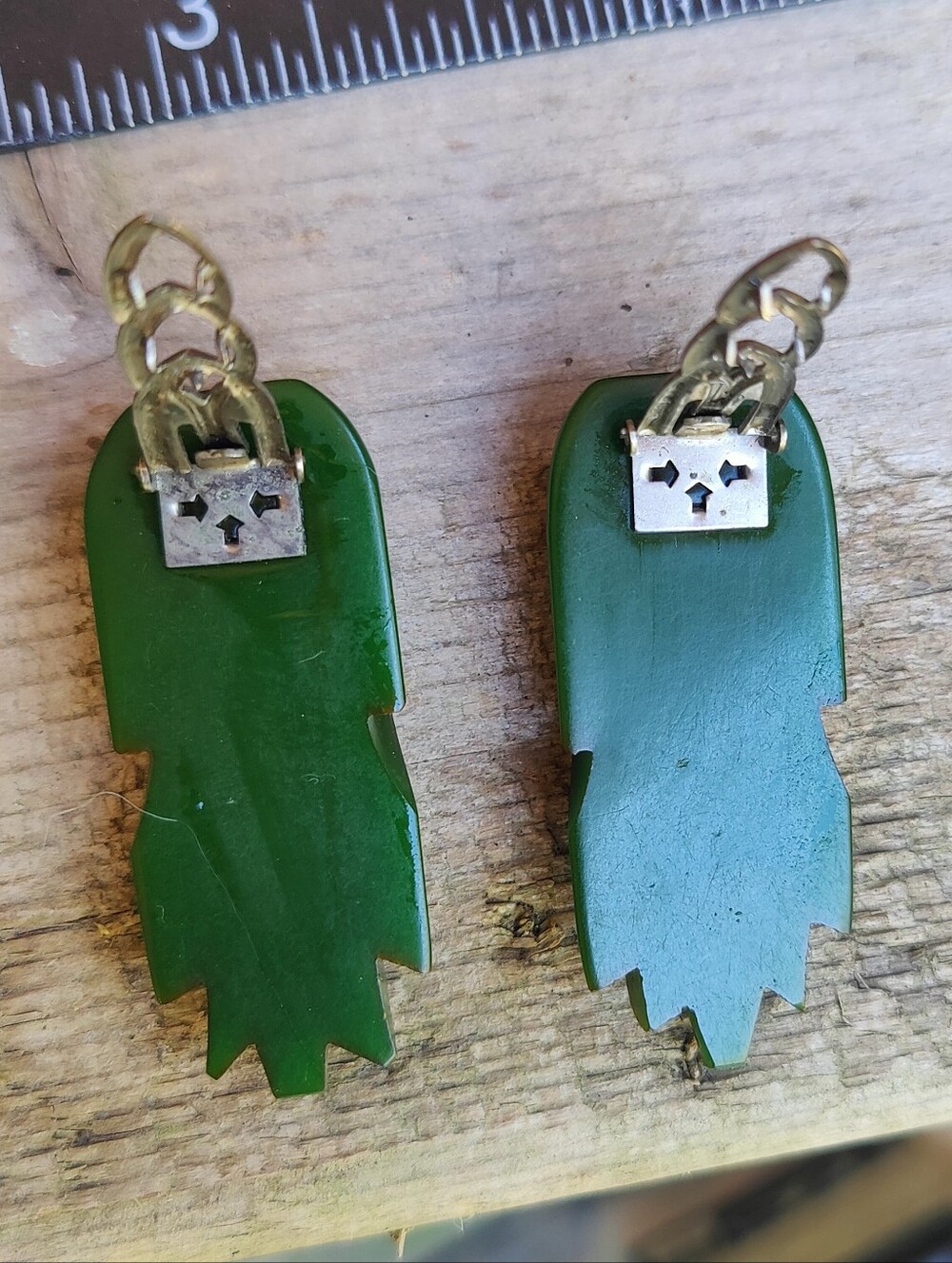 Vintage Art Deco Bakelite Dress Clips - Picture 6 of 6